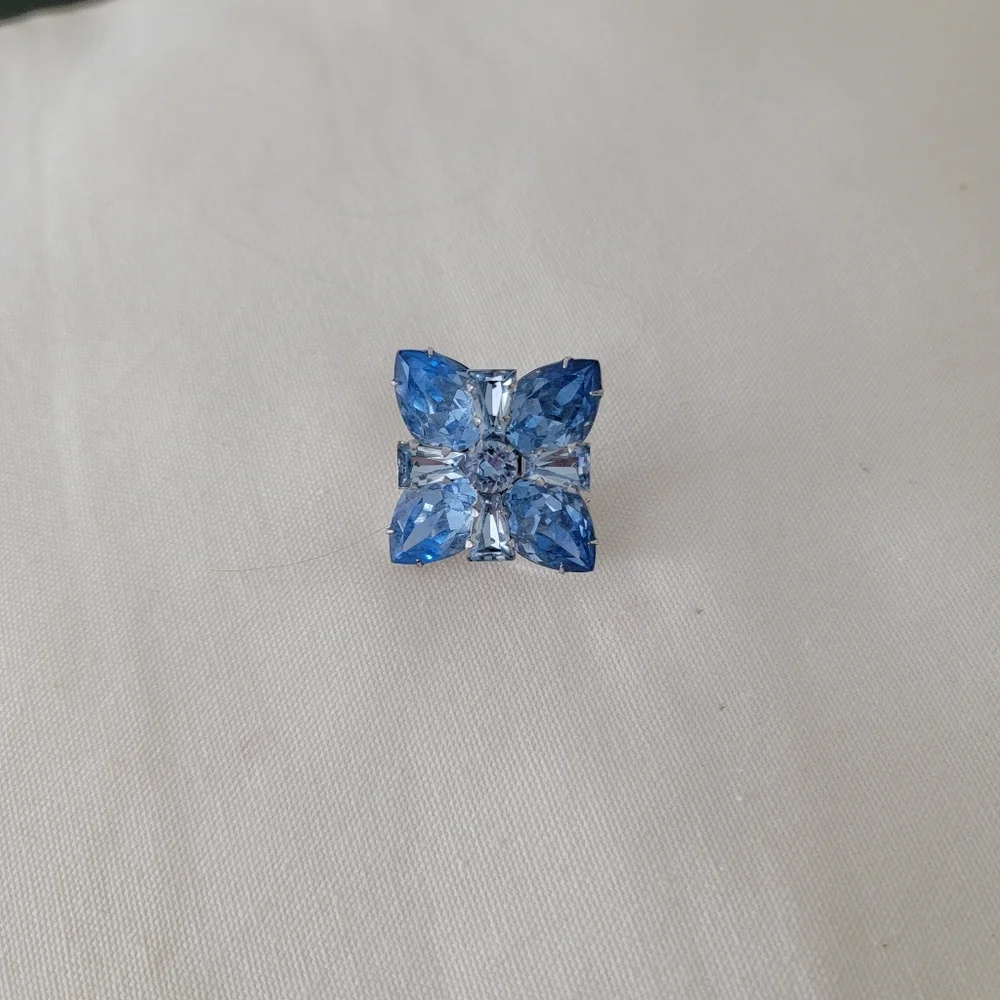 Weiss Signed Blue and White Vtg Rhinestone Brooch